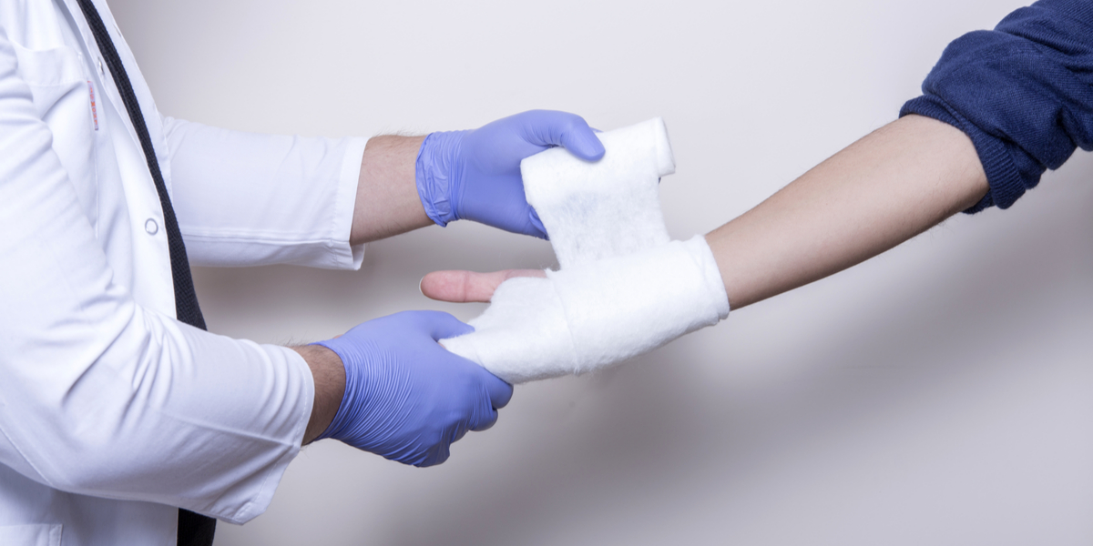 How to Properly Dress a Wound?